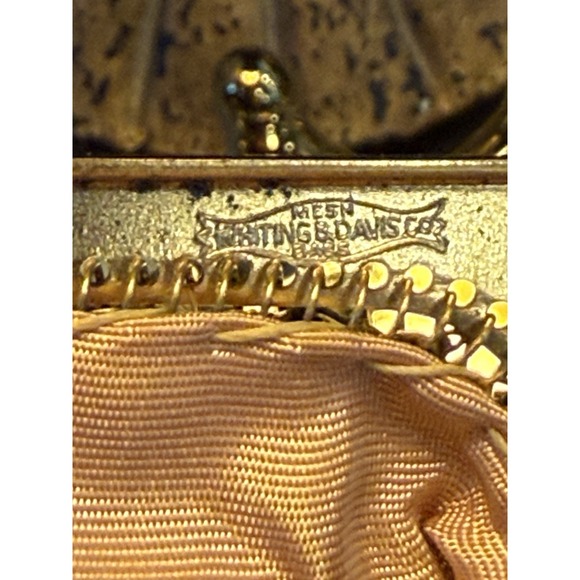 Whiting & Davis Gold Mesh Coin Purse Vintage Kiss Lock Change Purse Made USA - Picture 9 of 9